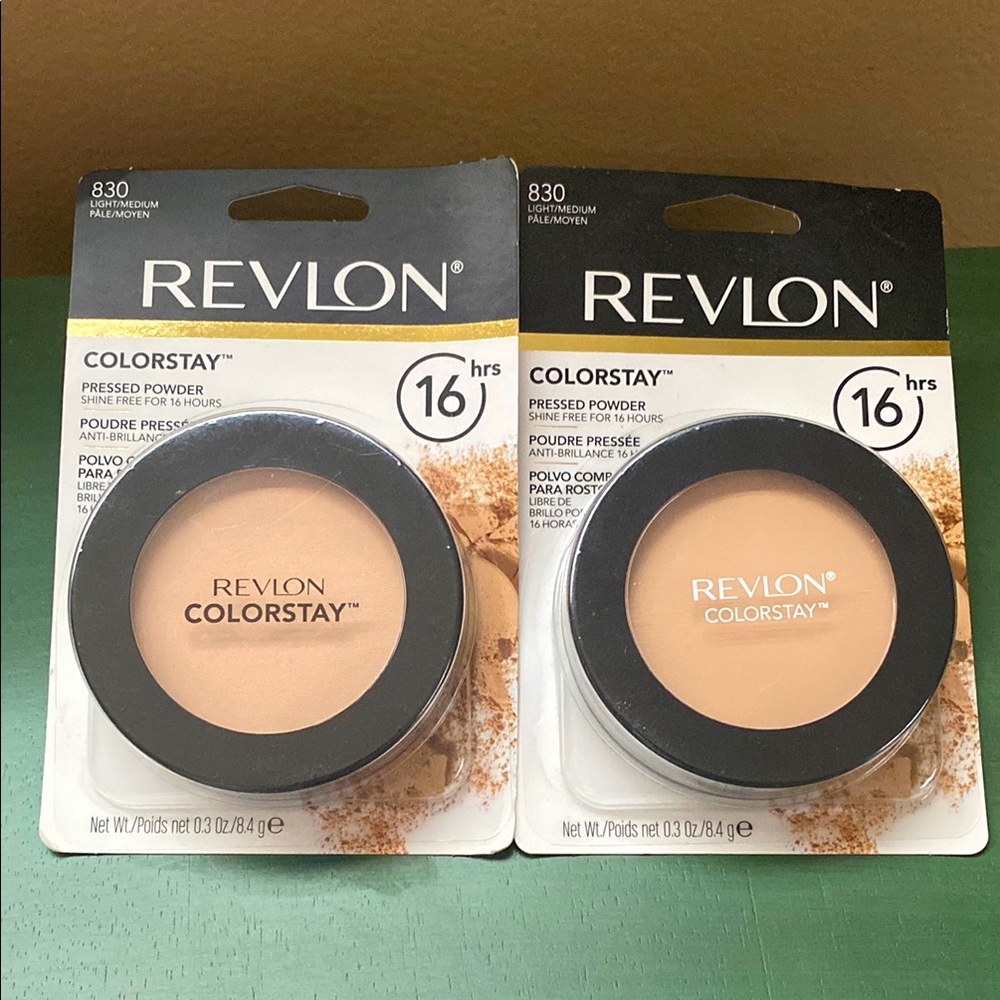 Sale ! Revlon 820 Light/Medium Colorstay pressed powder NEW